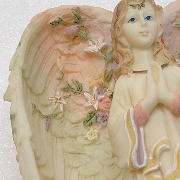 Vintage Angel's Embrace "Christmas Around the World" House of Lloyd Stock #5309 - Picture 3 of 16